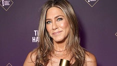 Jennifer Aniston says she'd like to date someone who isn't a public figure: 'That'd be nice'
