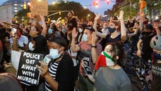 Protesters supporting Israel, Palestinians clash in New York