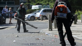 Illegal London street party turns violent, rioters smash police cars as at least 22 cops injured