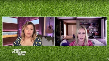 Chelsea Handler tells Kelly Clarkson Trump's election sent her to therapy: I had 'a lot of rage'