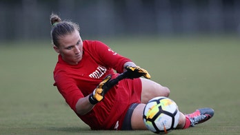 NWSL goalkeeper gets some praise for standing during national anthem