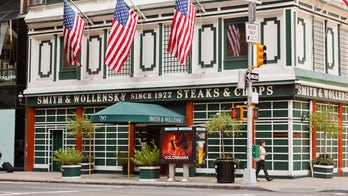 Former employee of Smith & Wollensky steakhouse files sexual harassment suit, alleges she was regularly groped