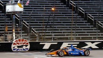 Scott Dixon wins IndyCar's return at Texas Motor Speedway