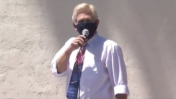 Arizona councilman chants 'I can't breathe' before ripping off face mask