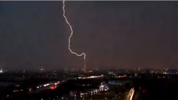 Washington Monument struck by lightning