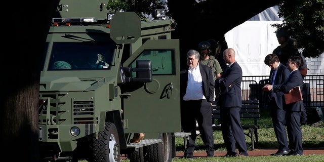 Barr says he didn’t give tactical order to clear protesters Barr says he didn’t give tactical order to clear protesters