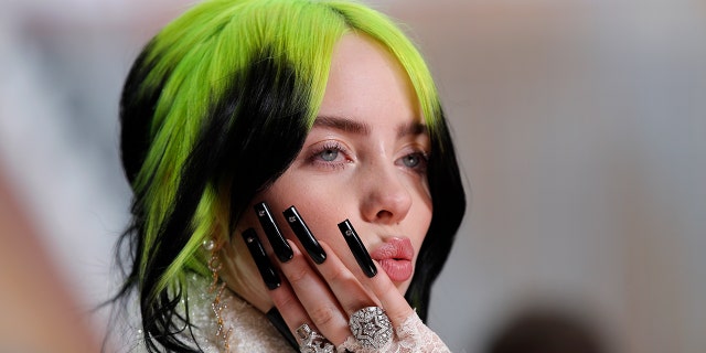 Billie Eilish debuts new blonde hair | Fox News Billie Eilish debuts new blonde hair | Fox News