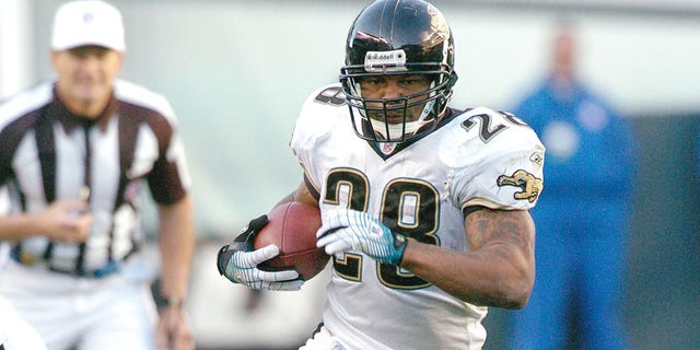 Jacksonville Jaguars running back Fred Taylor during game against the Philadelphia Eagles at Lincoln Financial Field in Philadelphia, Pennsylvania on Sunday, October 29, 2006. The Jaguars won 13-6. (Photo by Brian Killian/NFLPhotoLibrary)