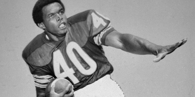 Gale Sayers was one of the best to play for the Bears. (AP)