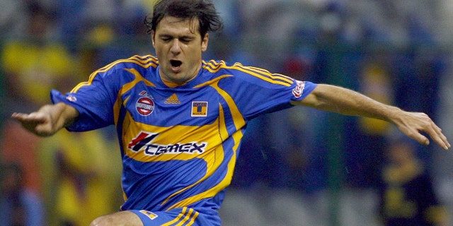 Tigres player Guillermo Marino during the Mexican League opening tournament match in Mexico City, Sept. 16, 2007. (ALFREDO ESTRELLA/AFP via Getty Images)