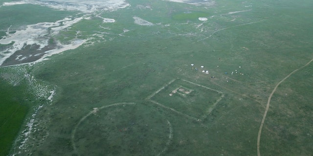 Aerial view of the wall and forts.