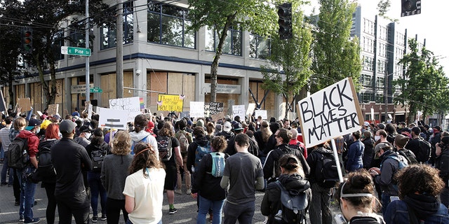 Seattle Protesters Declare 'cop Free Zone' After Police Leave Precinct ...