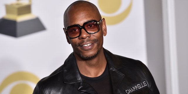 Arquivo - em janeiro  Na foto do arquivo de 28 de 2018, Dave Chappell entregou o prêmio de Melhor Álbum de Comédia na Sala de Imprensa. "The Age of Spin" E "Bem no coração do Texas" No 60º Grammy Awards em Nova York.  Chappell celebrou a vida de George Floyd e Netflix Special surpreendeu a mídia pela maneira como ele lidou com sua morte.  O especial foi lançado na quinta-feira e está sendo transmitido gratuitamente no canal de comédia do Netflix no YouTube.  (Foto de Charles Sykes / Invision / AB, arquivo)