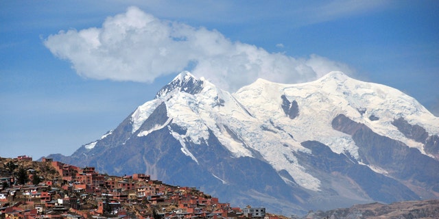 The southern suburbs of La Paz, Bolivia. Scientists say inhabitants of high-altitude areas are better equipped to handle the effects of coronavirus because they have adapted to low blood oxygen levels. (iStock)