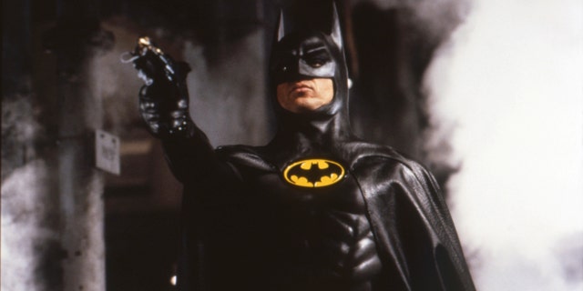 Michael Keaton sul set di un film 