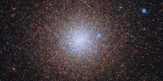 哈勃捕捉了这些“宇宙雪花”。