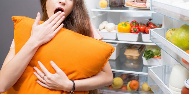 If you're having trouble sleeping, it might be worth looking at the foods you eat before going to bed.