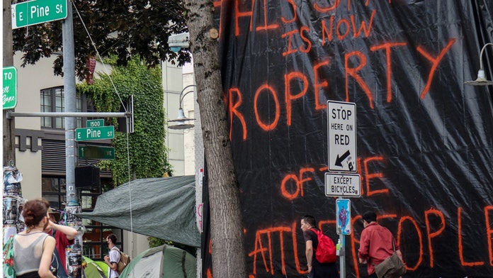 Seattle 'autonomous zone' has armed guards, local businesses being ...