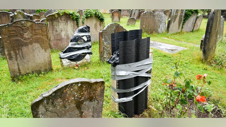 Raw video: Edward Colston statue torn down in England