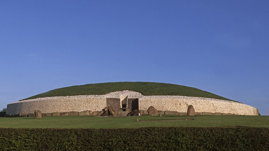 DNA from ancient Irish tomb indicates royal incest, study finds