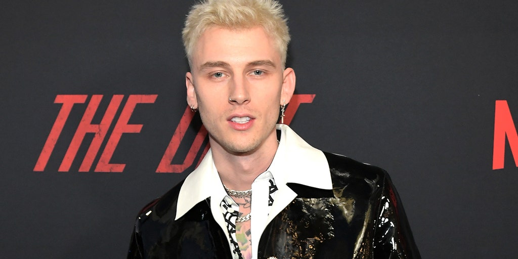 Machine Gun Kelly Mourns Father S Death In Emotional Instagram