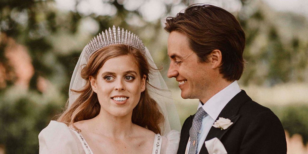 Princess Beatrice Edoardo Mapelli Mozzi release wedding portraits