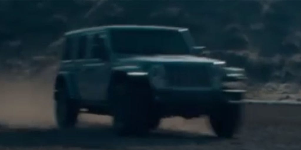 Jeep teases plug-in Wrangler that's set to take on Ford Bronco | Fox News