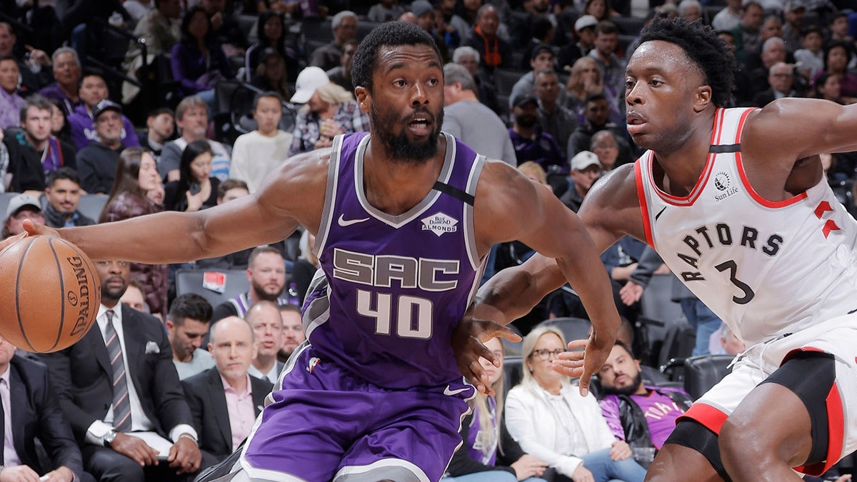 SACRAMENTO, CA - MARCH 8: Harrison Barnes #40 of the Sacramento Kings drrives against OG Anunoby #3 of the Toronto Raptors on March 8, 2020 at Golden 1 Center in Sacramento, California. NOTE TO USER: User expressly acknowledges and agrees that, by downloading and or using this photograph, User is consenting to the terms and conditions of the Getty Images Agreement. Mandatory Copyright Notice: Copyright 2020 NBAE (Photo by Rocky Widner/NBAE via Getty Images)