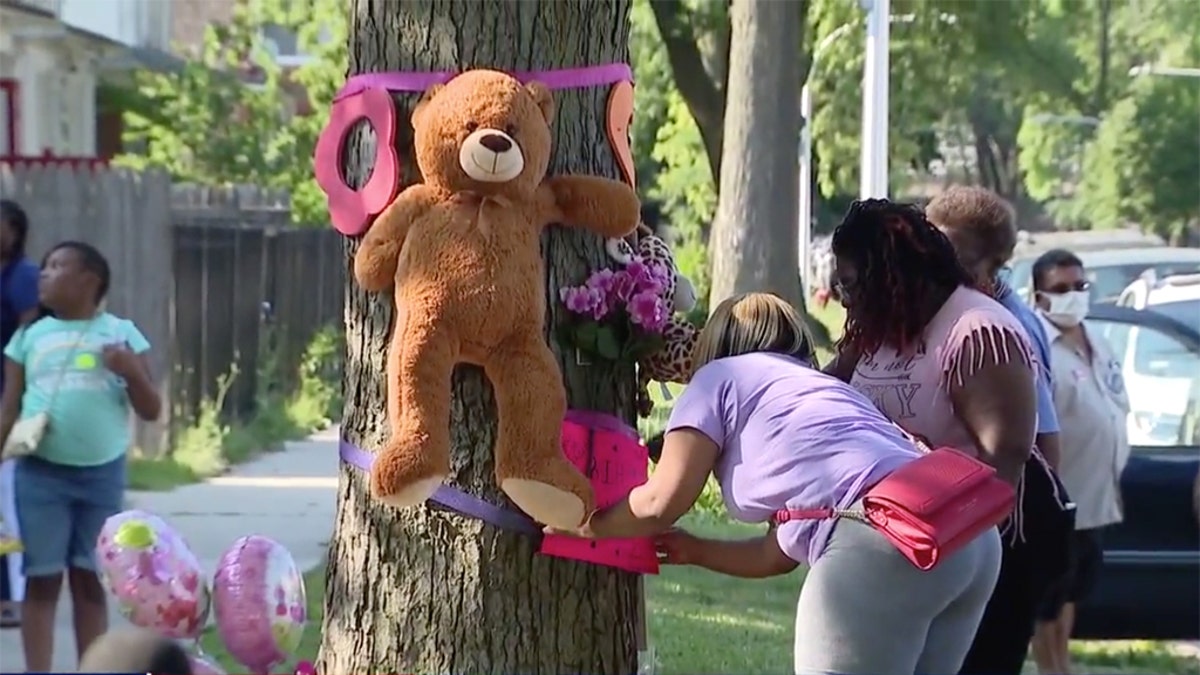 Memorial in Chicago for?Natalia Wallace, 7, who was shot and killed over the weekend.?