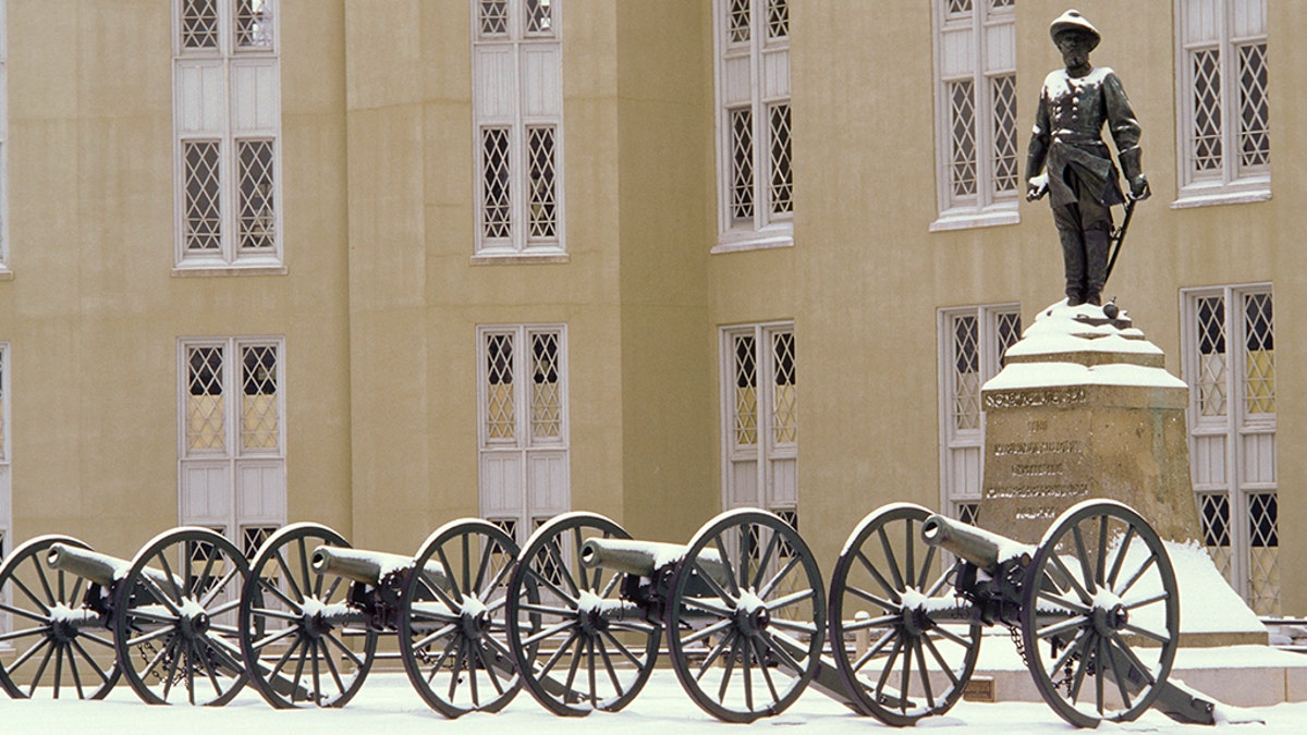 Virginia, Lexington, Stonewall Jackson Statue And Cannons At Virginia Military Institute. (Photo by Education Images/Universal Images Group via Getty Images)