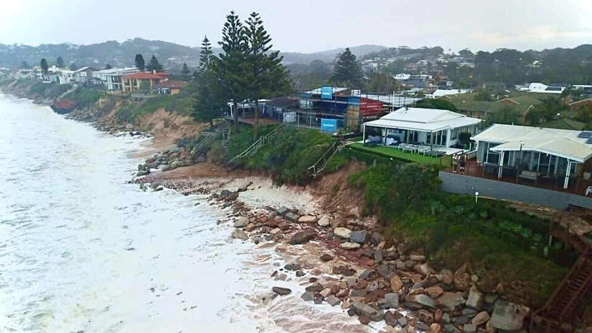 The high waves are expected to continue into the weekend. (Terrigal Fire Station)