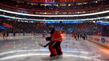 NHL, players approve plan to resume season, extend CBA