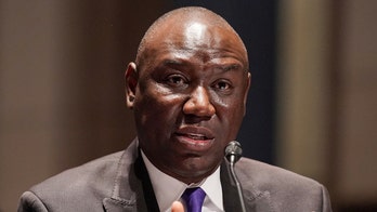 Floyd family filing civil lawsuit against Minneapolis police officers charged with his death, lawyers say