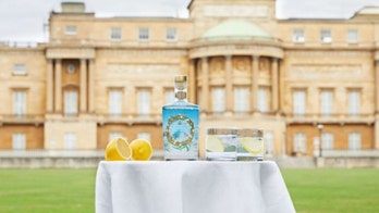 Buckingham Palace now selling gin made with ingredients from the queen's garden