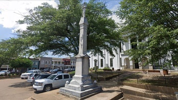 Mississippi county board votes to keep Oxford Square's Confederate statue