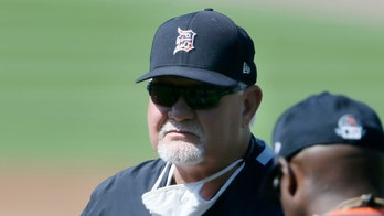 Tigers' Ron Gardenhire admits difficulty wearing mask in heat, may affect communication