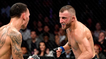Volkanovski retains UFC title, Yan grabs bantamweight belt