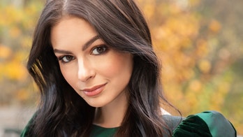 Model Elizabeth Pipko -- with Russian, Ukrainian roots -- calls crisis an 'attack on democracy everywhere'