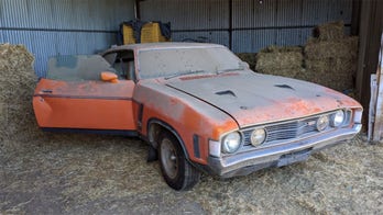 Ford Falcon parked in shed for 30 years sold for $215G