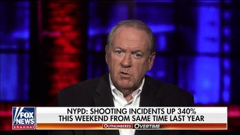 Mike Huckabee says 'criminals are running wild' in Chicago, NYC: 'It's just a tragedy'