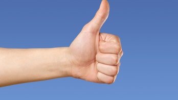 Man becomes TikTok star for unusually long thumb