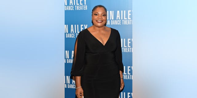 A Los Angeles judge denied Netflix’s motion to dismiss all of comedian and Oscar-winning actress Mo’Nique’s pay discrimination retaliation claims.