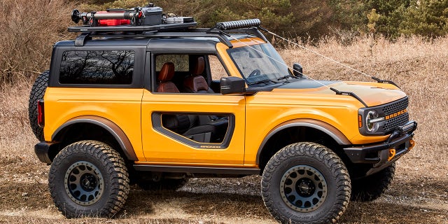 2021 Ford Bronco First Edition White