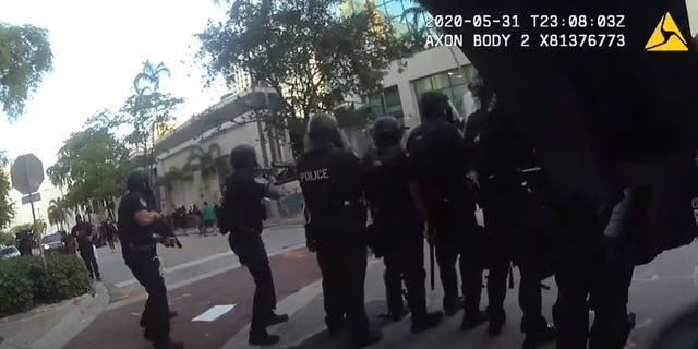 Florida Cops Joking In Bodycam Video After Firing Rubber Bullets At ...