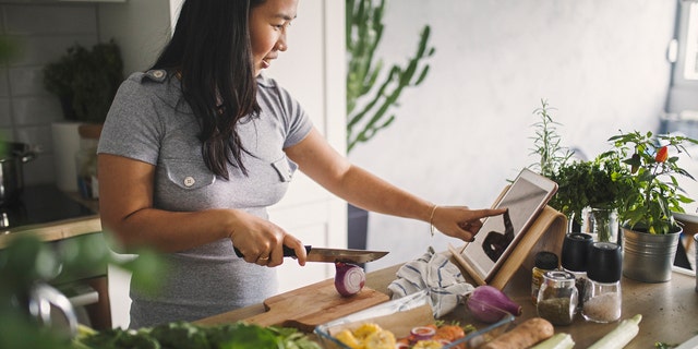 It's not hard to whip up delicious and healthy meals with holiday leftovers — and one chef and culinary artist (not pictured) shared his delicious sandwich ideas.
