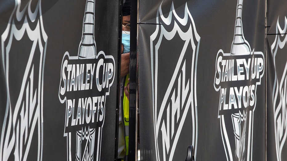 pix Seattle Kraken Draft Lottery last place sabres win draft lottery