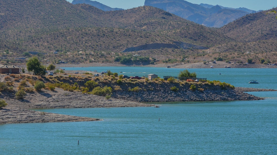 Arizona lake 'electrocution incident' leaves 1 dead, 2 critically hurt