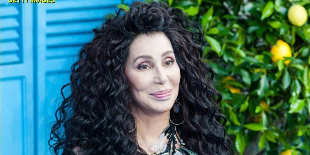 Cher mocked as 'white savior' after George Floyd tweet: 'Maybe If I'd Been There ... I Could've Helped' - Vimarsana News