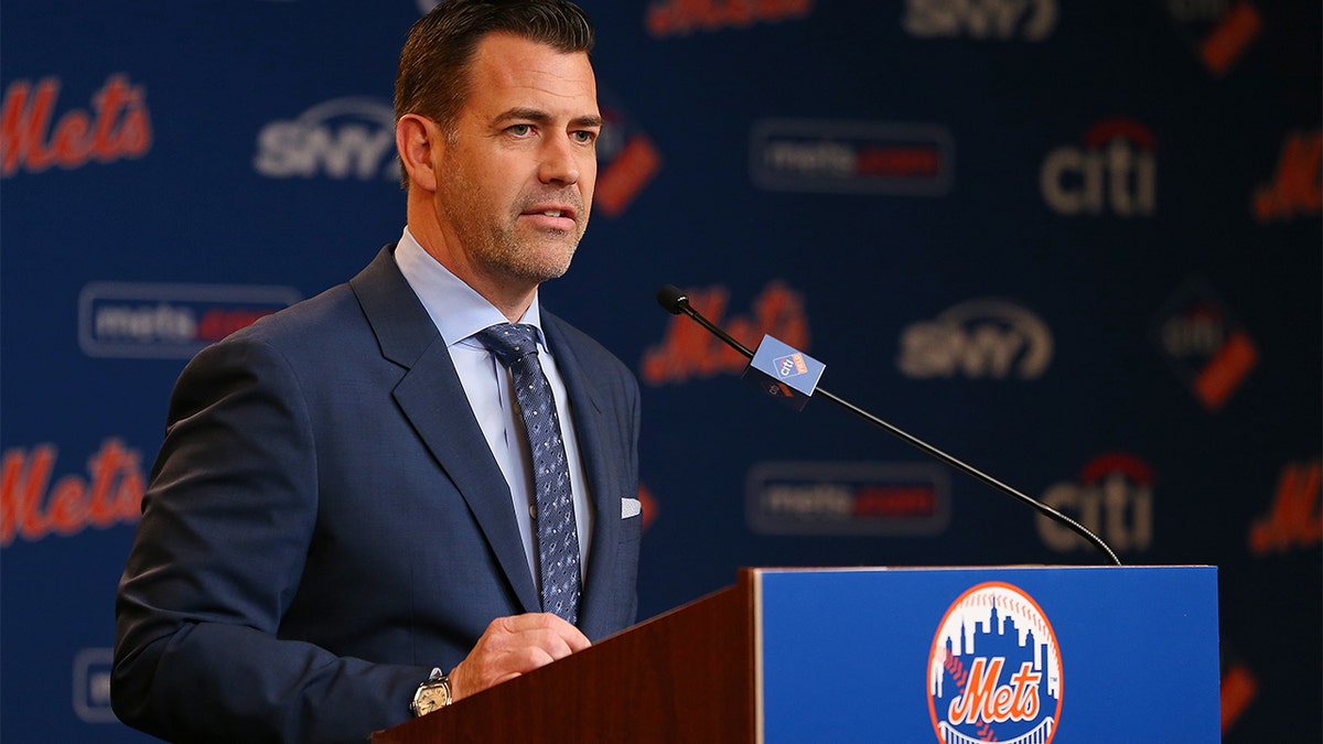 Mets GM apologizes after blasting MLB Commissioner Manfred in hot