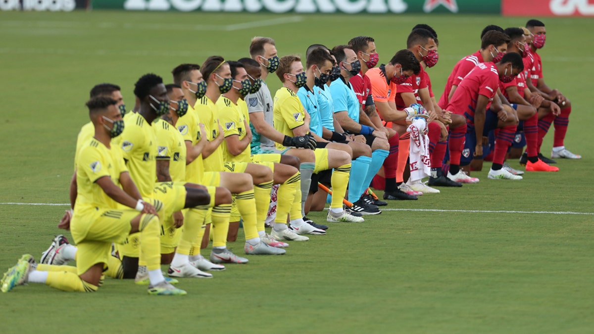 Fc Dallas Reggie Cannon Blasts Fans For Booing As Players Knelt For National Anthem I Think It Was Disgusting Fox News